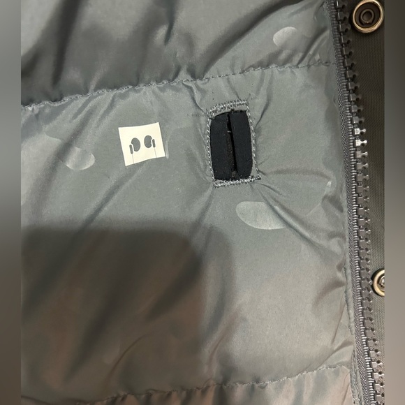 Aritzia Community Vest for winter Size S - Picture 8 of 8